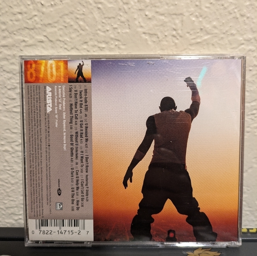 Usher Red and Orange CD Album - Picture 3 of 5